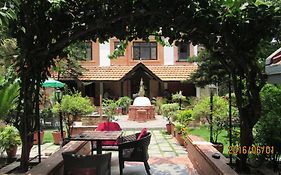Hotel Ganesh Himal Κατμαντού Exterior photo