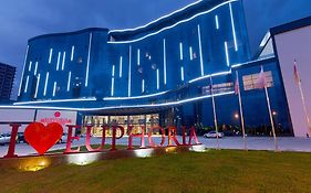 Euphoria Batumi Convention & Casino Hotel Exterior photo