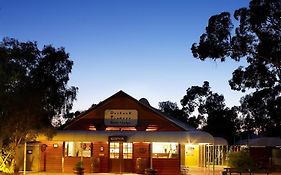 Outback Pioneer Hotel Ayers Rock Exterior photo