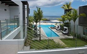 Plage Bleue Beachfront Apartments Mauritius Exterior photo