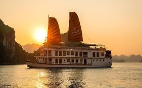 Heritage Line Violet Cruise - Halong Bay & Lan Ha Bay Ξενοδοχείο Χα Λονγκ Exterior photo