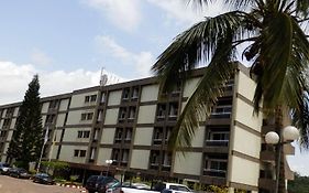 Des Deputes Ξενοδοχείο Yaoundé Exterior photo