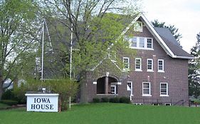 Iowa House Ξενοδοχείο Ames Exterior photo