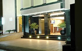 Sovereign Hotel Ντόχα Exterior photo