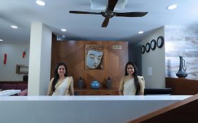 Διαμέρισμα 2300 τ.μ. με 1 υπνοδωμάτιο και 2 ιδιωτικό μπάνιο σε Πουλιμόοντου Ξενοδοχείο Thiruvananthapuram Exterior photo
