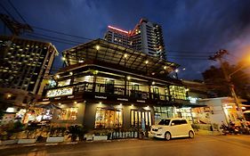 Uno Chiangmai Ξενοδοχείο Τσιάνγκ Μάι Exterior photo