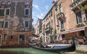 Dimora Al Doge Beato Vista Canale Βενετία Exterior photo