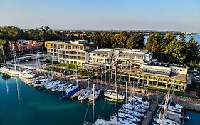 Hotel Yacht Wellness & Business Σίοφοκ Exterior photo