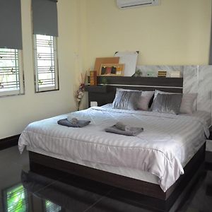 Modern Room At Sabai Sabai Homestay Ayutthaya Exterior photo