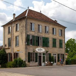 Le Voila Bed and Breakfast Melay  Exterior photo