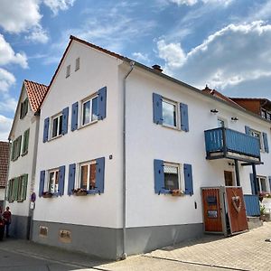 Gastehaus Sellemols Ferienhaus Winzer Διαμέρισμα Heuchelheim-Klingen Exterior photo