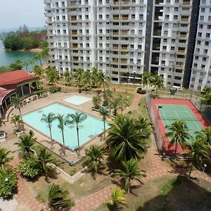 Bayview Villa Condominium Apartment A Kampong Baharu  Exterior photo