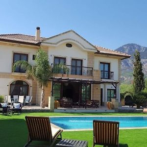 Stunning Private Villa - Beautiful Gardens & Pool Λάπηθος Exterior photo