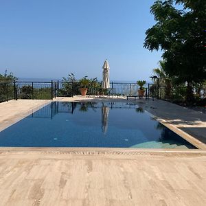Spectacular Views From This Villa In Lapta Κερύνεια Exterior photo