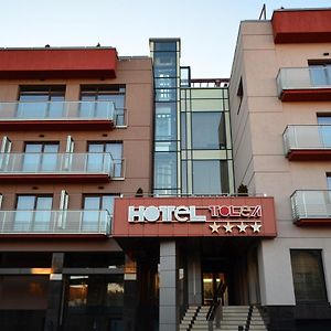 Hotel Tolea Τιργκόβιστε Exterior photo
