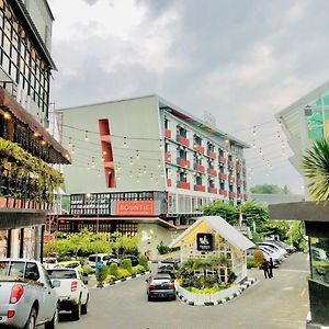 The Bountie Hotel And Convention Centre Sukabumi Exterior photo