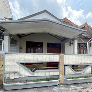 Aw Simply House Yogyakarta Βίλα Ngabean Exterior photo
