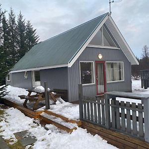 A Three Bedroom Cabin With A Hot Tub Σέλφος Exterior photo