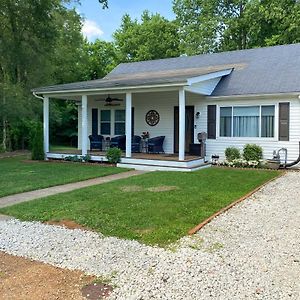 Quaint Creekside Cottage With Porch And Backyard! Λέξινγκτον Exterior photo