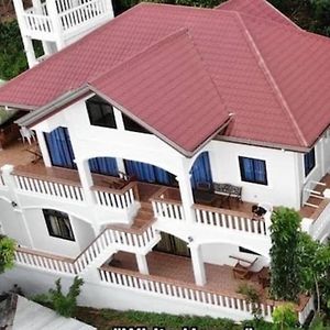 Charming 6-Bed House In Puerto Galera Βίλα Exterior photo