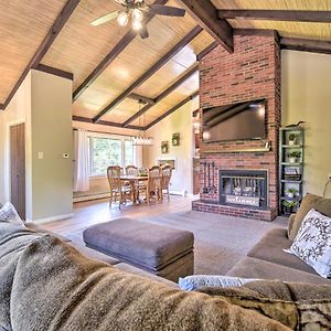 Newcomb Retreat With Mountain Views And Fire Pit! Βίλα Exterior photo