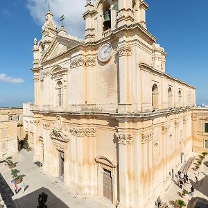 Palazzo 16Th Century Mdina, Opposite St Paul'S Cathedral By 360 Estates Διαμέρισμα Exterior photo
