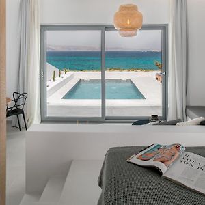 Seanfinity Beachfront Suites Μικρή Βίγλα Exterior photo