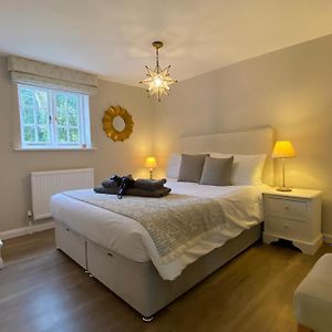 Charming 1 Bedroom Cottage Style Maisonette By Hp Accommodation Μίλτον Κέινς Exterior photo