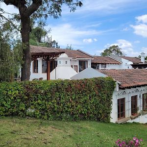 Amplia Casa Antigua Guatemala Con Pergola Y Jardin Βίλα Exterior photo