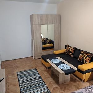 New Comfy Apartment Next To Metro Station Σόφια Exterior photo