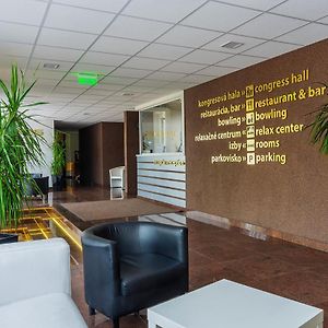 Hotel Lineas Πρέσοβ Exterior photo
