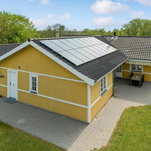 Nice Home In Ebeltoft With Wifi And 4 Bedrooms Exterior photo