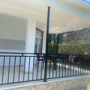 House With A Garden View In Durres Βίλα Exterior photo