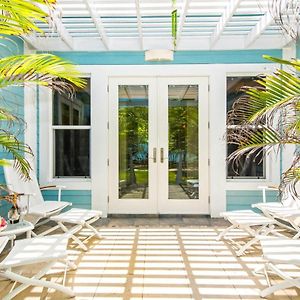 Papaya Cottage By Grand Cayman Villas & Condos West Bay Exterior photo