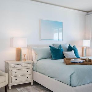 The Beachcomber - Three Bedroom 3Rd Fl Oceanfront Condos By Grand Cayman Villas & Condos West Bay Exterior photo