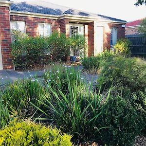 Walk To Train Station, Cosy House +Treadmill … Βίλα Point Cook Exterior photo
