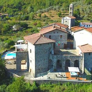 Flat With Heated Hot Tub And Shared Pool Διαμέρισμα Casola in Lunigiana Exterior photo