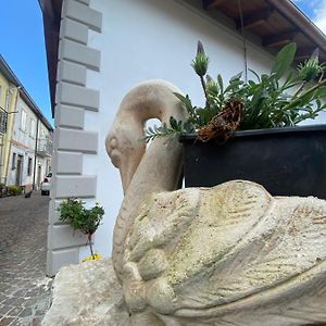 La Perla Del Borgo Διαμέρισμα Montefalcone di Val Fortore Exterior photo