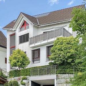 Haus Zur Lilie Ξενοδοχείο Hinwil Exterior photo