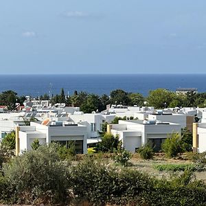 Villa Beverly Hills - Luxury Design In Kyrenia Κερύνεια Exterior photo
