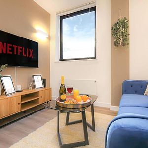 Luxury Apartment - Close To City Centre - Free Parking, Fast Wifi, Smarttv With Sky And Netflix By Yoko Property Μίλτον Κέινς Exterior photo