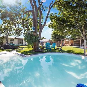 Dior Lake Front Villa With Infinity Pool & Hot Tub Miami Gardens Exterior photo
