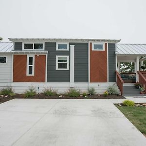 Simply Southern Tiny House Retreat Όστιν Exterior photo
