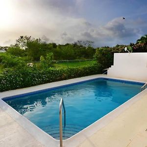 3 Bedrooms Luxurious Pool House Centrally Located Close To Everything Saint Philip Exterior photo