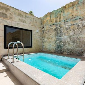 Historical Mdina Gem, Lux Home With Rooftop Pool By 360 Estates Exterior photo