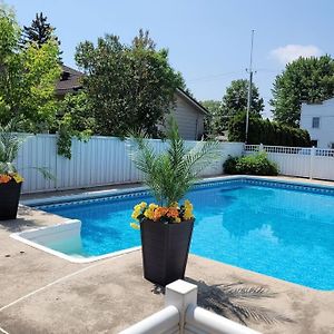 Private Pool And Backyard * Bbq * 6 Beds * 5 Min. From Mtl Διαμέρισμα Longueuil Exterior photo