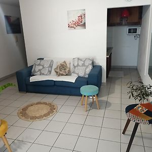 Blue And Yellow, Appartement Au Calme, Avec Piscine, Wifi Σαιν-Ντενί Exterior photo