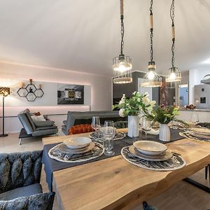 Alpenflair / Luxury / 100Qm / Work / Travel / Netflix Διαμέρισμα Penzberg Exterior photo