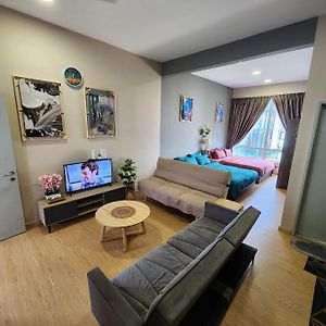 Mahkota Valley Suite Fajar #Tv Box With Netflix Κουαντάν Exterior photo