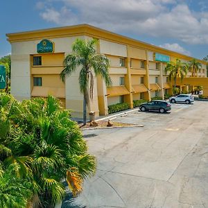 La Quinta By Wyndham Tampa Brandon West Ξενοδοχείο Exterior photo